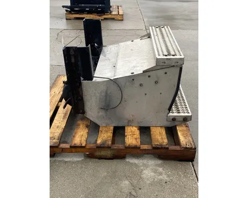 PETERBILT 567 Battery Box