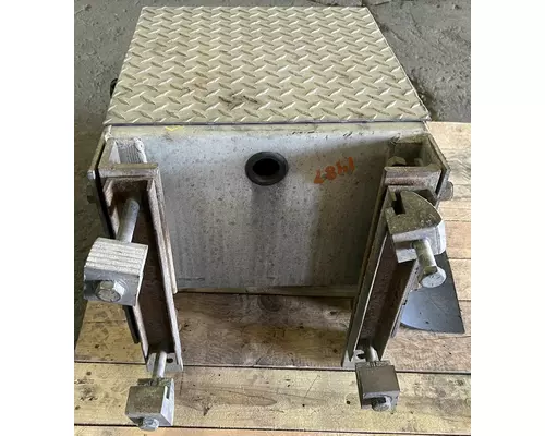 PETERBILT 567 Battery Box