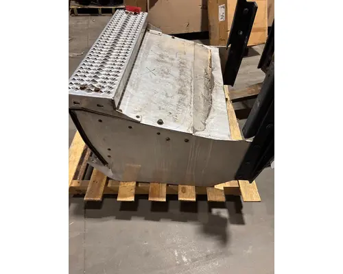PETERBILT 567 Battery Box