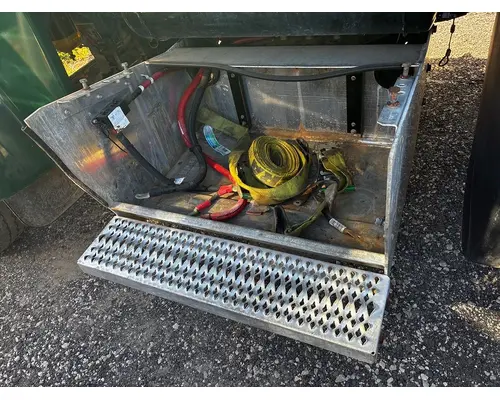 PETERBILT 567 Battery Box