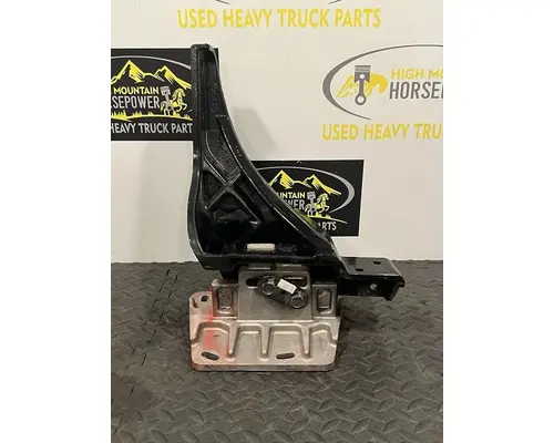 PETERBILT 567 Brackets, Misc.