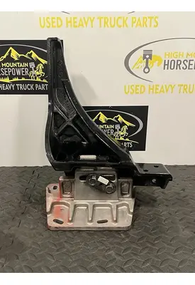 PETERBILT 567 Brackets, Misc.