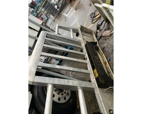 PETERBILT 567 Bumper Assembly, Front