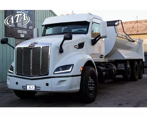 PETERBILT 567 CAB CLIP