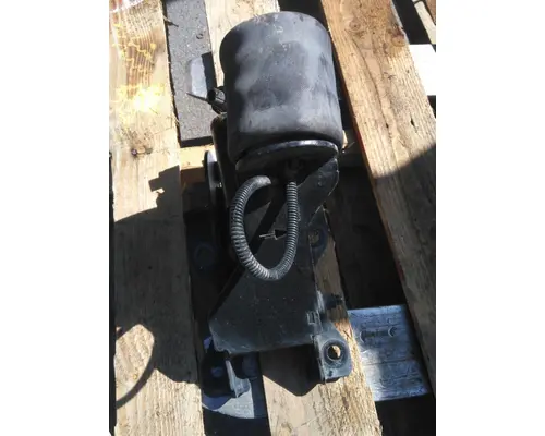 PETERBILT 567 CAB MOUNT,BRACKET