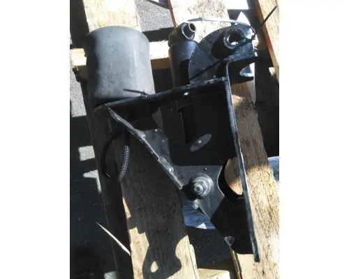 PETERBILT 567 CAB MOUNT,BRACKET