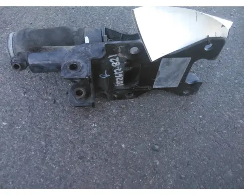 PETERBILT 567 CAB MOUNT,BRACKET