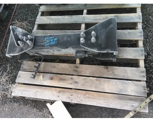 PETERBILT 567 CROSSMEMBER