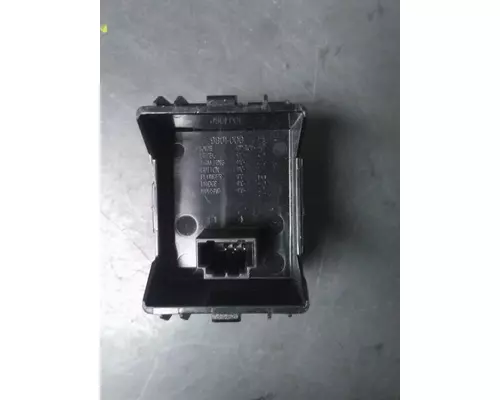 PETERBILT 567 CRUISE CONTROL SWITCH