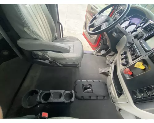 PETERBILT 567 Cab