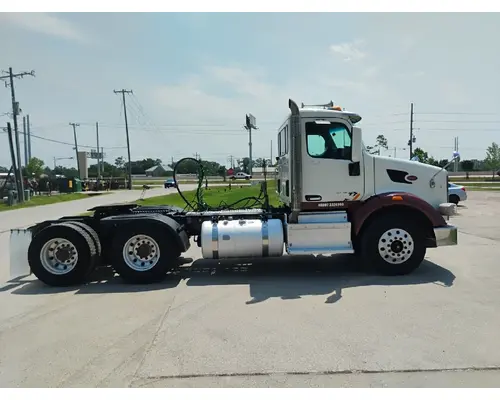 PETERBILT 567 Complete Vehicle