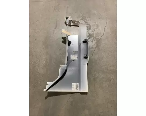 PETERBILT 567 Cowl