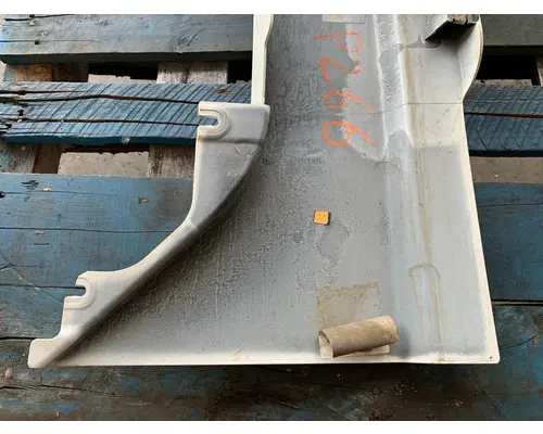 PETERBILT 567 Cowl