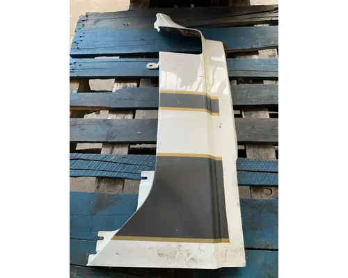 PETERBILT 567 Cowl