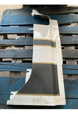 PETERBILT 567 Cowl