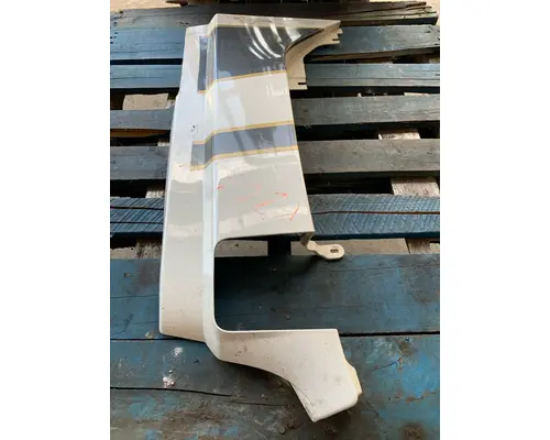 PETERBILT 567 Cowl