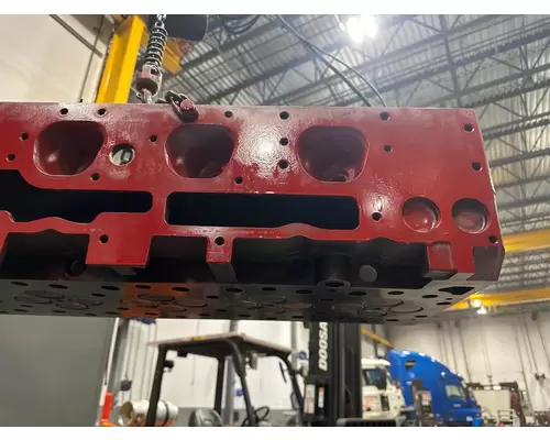 PETERBILT 567 Cylinder Head