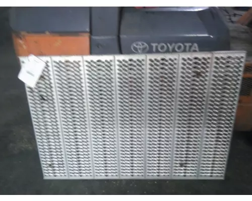 PETERBILT 567 DECK (CATWALK) STEP
