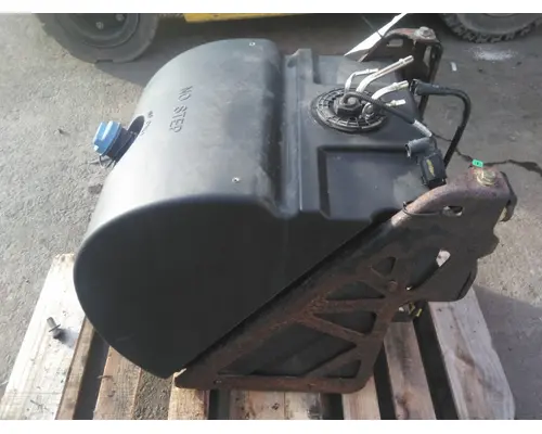 PETERBILT 567 DEF TANK