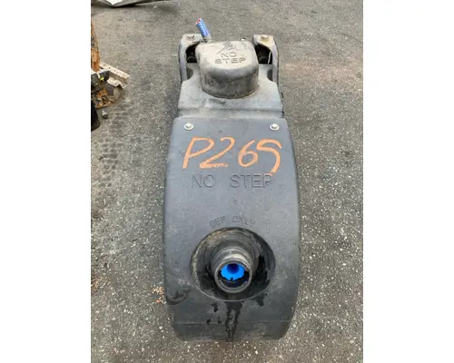 PETERBILT 567 DEF Tank