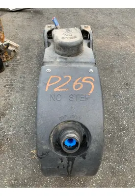 PETERBILT 567 DEF Tank