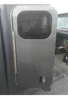 PETERBILT 567 DOOR, COMPARTMENT