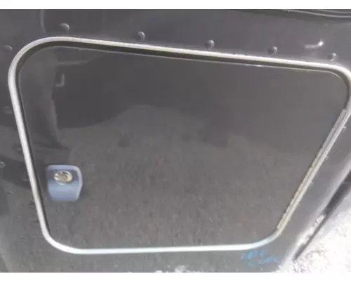 PETERBILT 567 DOOR, COMPARTMENT