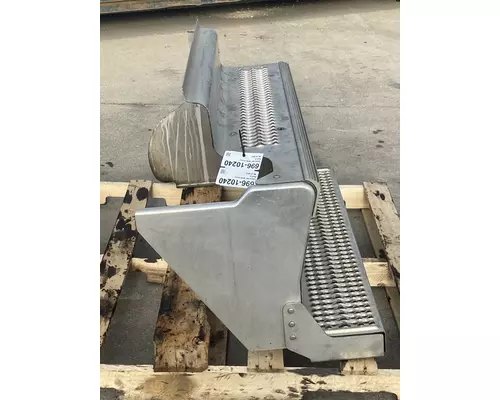 PETERBILT 567 DPF (Diesel Particulate Filter)