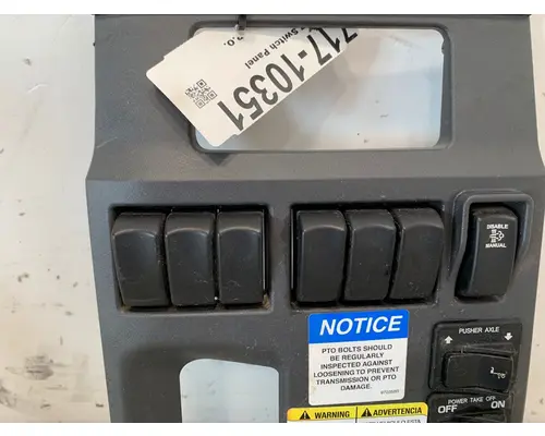 PETERBILT 567 Dash  Console Switch
