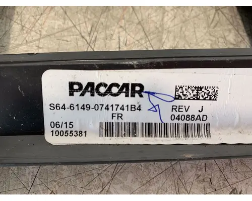 PETERBILT 567 Dash  Console Switch