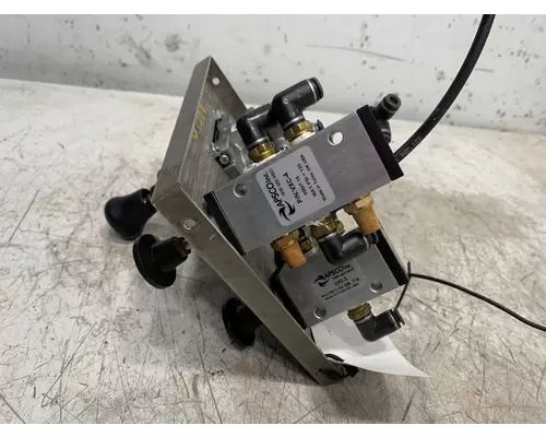 PETERBILT 567 Dash  Console Switch