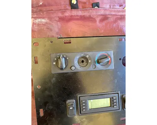 PETERBILT 567 Dash Assembly