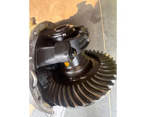 PETERBILT 567 Differential Assembly (Front, Rear)