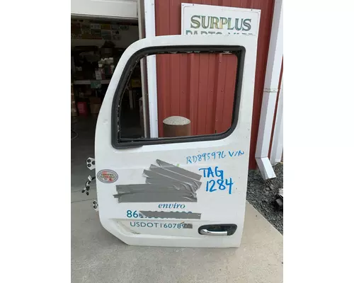 PETERBILT 567 Door Assembly, Front