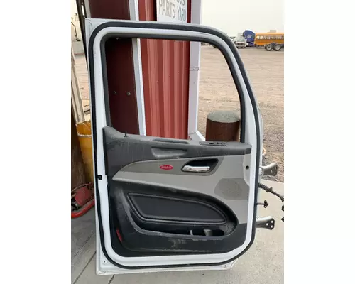 PETERBILT 567 Door Assembly, Front