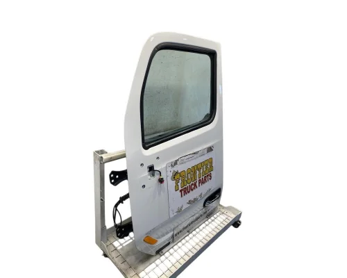 PETERBILT 567 Door Assembly, Front