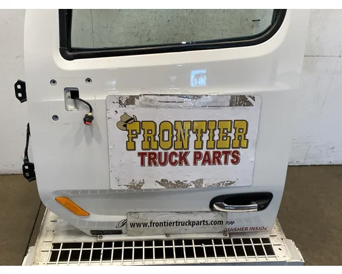 PETERBILT 567 Door Assembly, Front