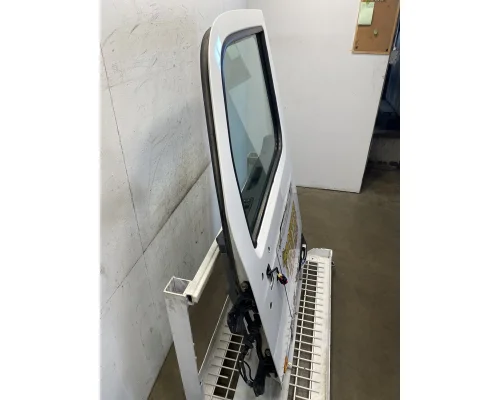 PETERBILT 567 Door Assembly, Front
