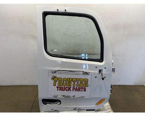 PETERBILT 567 Door Assembly, Front