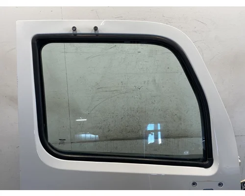 PETERBILT 567 Door Assembly, Front