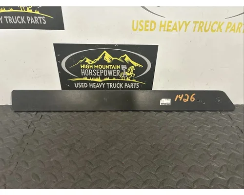 PETERBILT 567 Door Assembly, Front