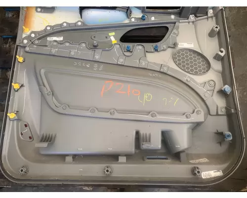 PETERBILT 567 Door Assembly, Front