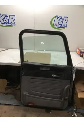 PETERBILT 567 Door Assembly, Front