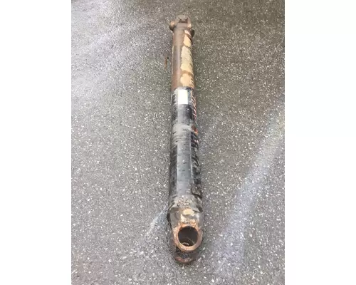 PETERBILT 567 Drive Shaft, Front