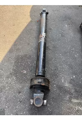 PETERBILT 567 Drive Shaft, Front