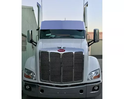 PETERBILT 567 EXTERIOR SUN VISOR