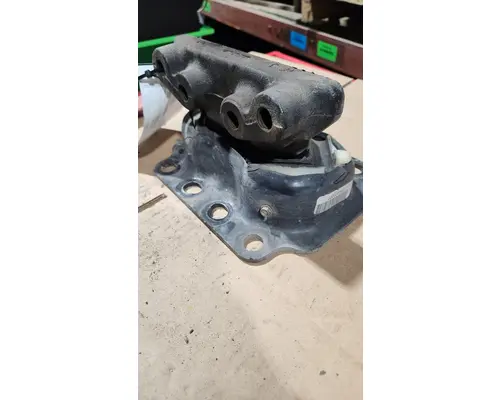 PETERBILT 567 Engine Mounts