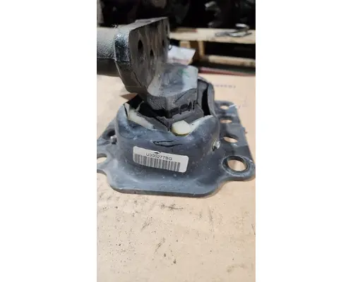 PETERBILT 567 Engine Mounts
