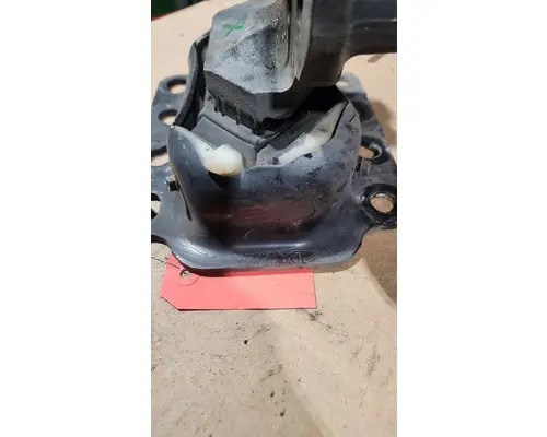 PETERBILT 567 Engine Mounts
