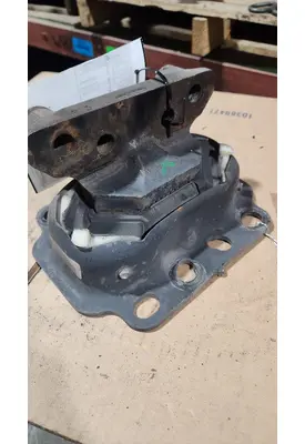 PETERBILT 567 Engine Mounts